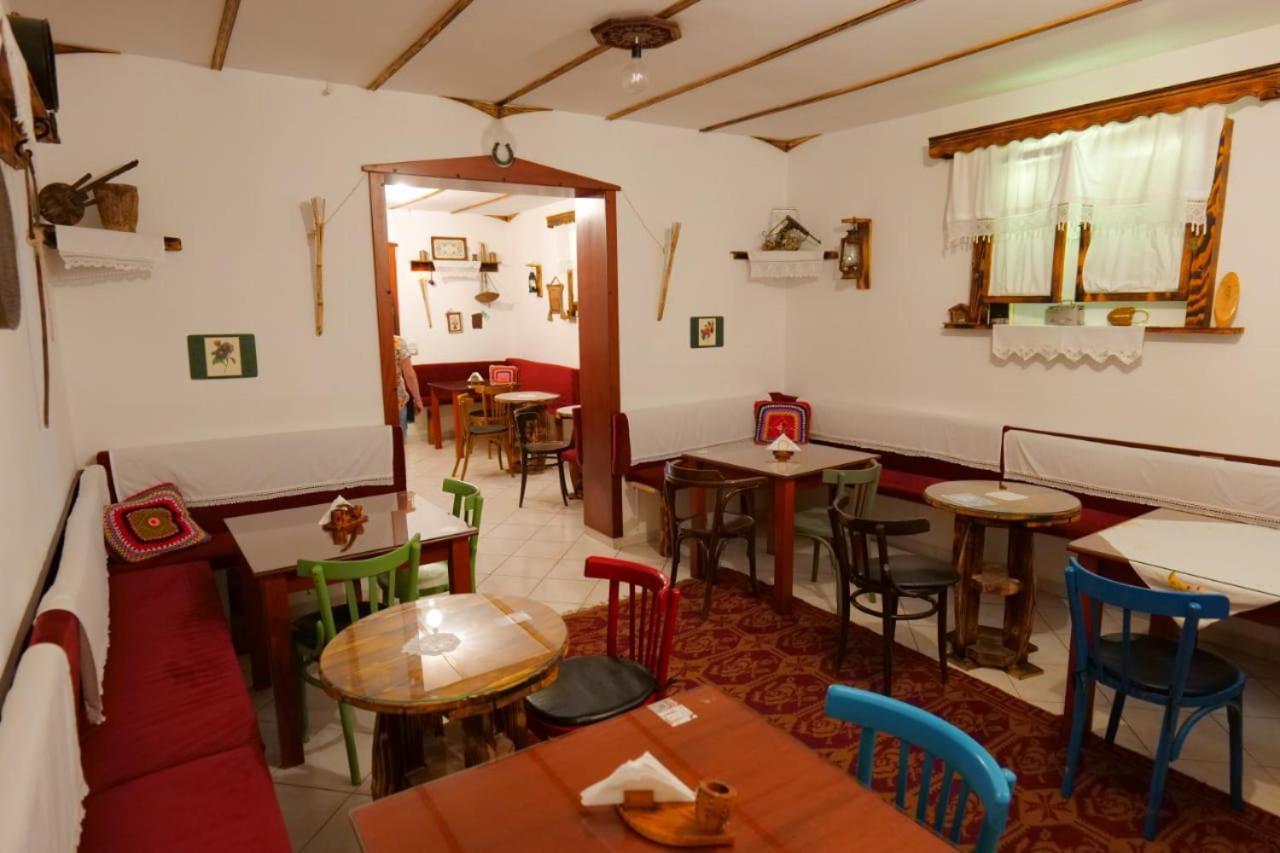 Hotel Veli Sarandë Eksteriør bilde
