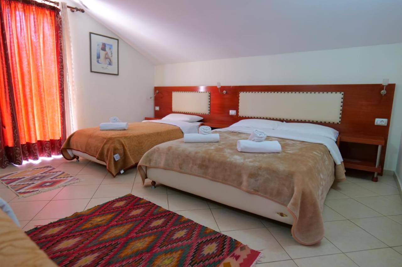 Hotel Veli Sarandë Eksteriør bilde