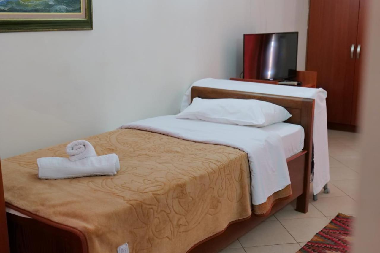 Hotel Veli Sarandë Eksteriør bilde