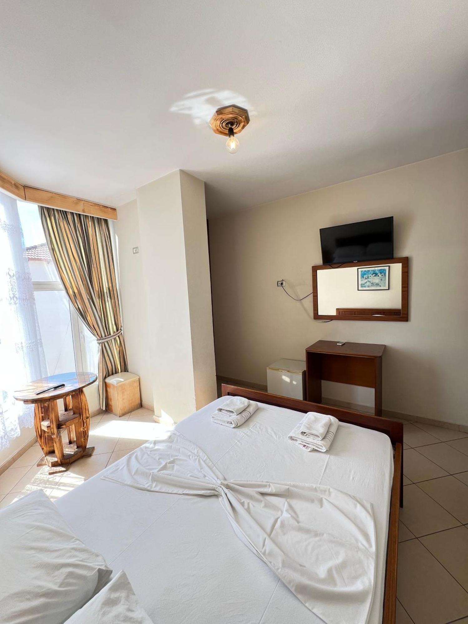 Hotel Veli Sarandë Eksteriør bilde