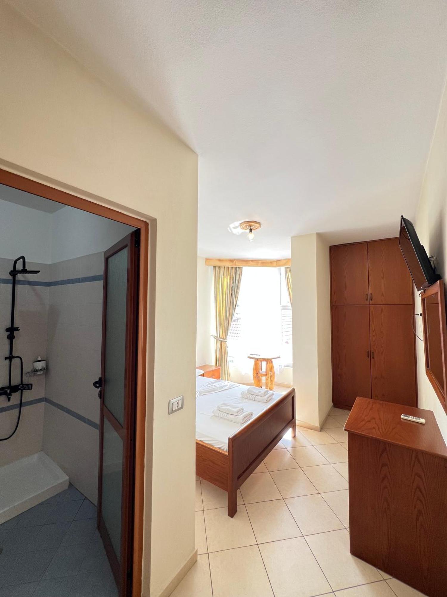 Hotel Veli Sarandë Eksteriør bilde