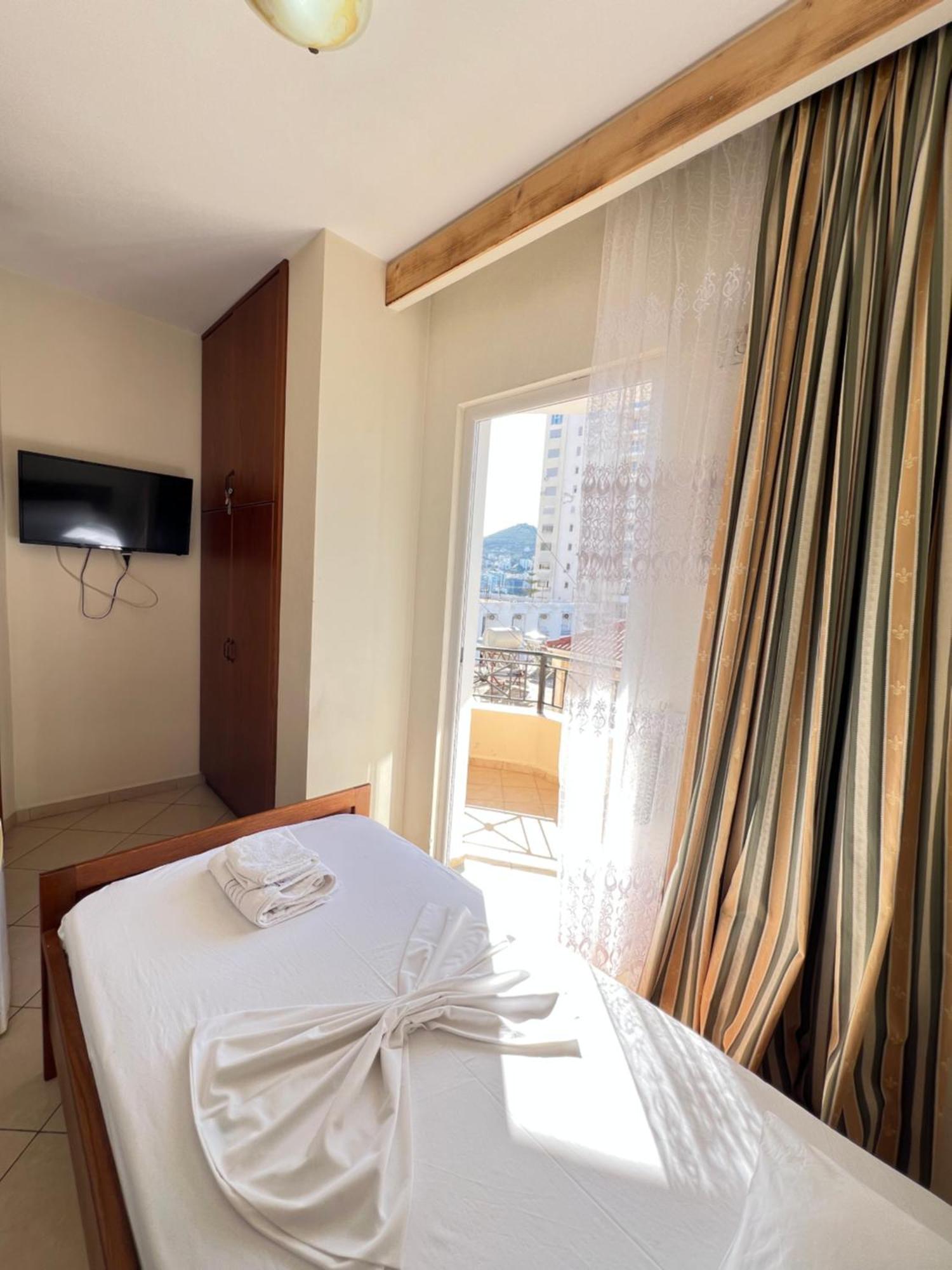 Hotel Veli Sarandë Eksteriør bilde